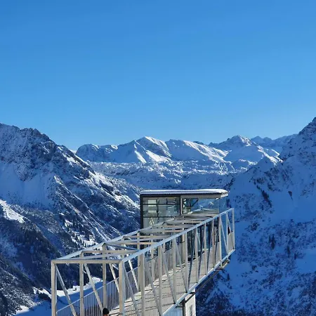 333 Mit Schwimmbad Kleinwalsertal Appartamento Mittelberg