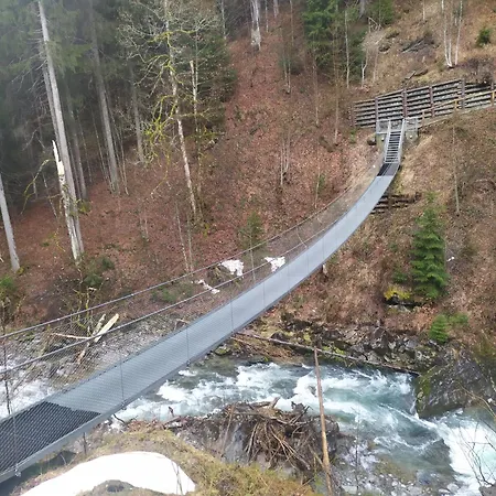 333 Mit Schwimmbad Kleinwalsertal 米特尔贝格