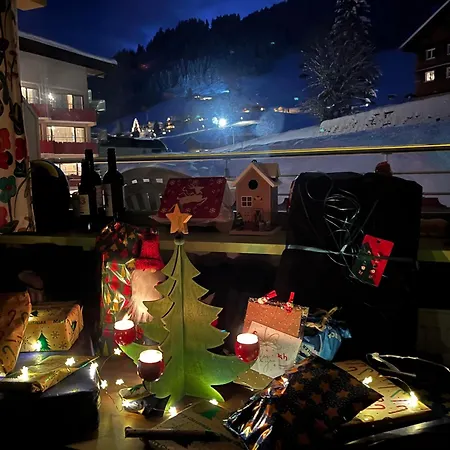 333 Mit Schwimmbad Kleinwalsertal * 米特尔贝格