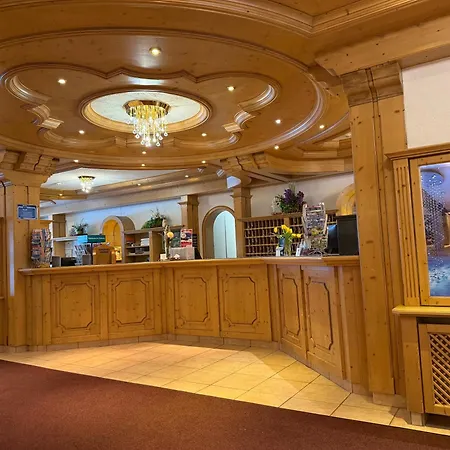 Mit Schwimmbad Kleinwalsertal 4*